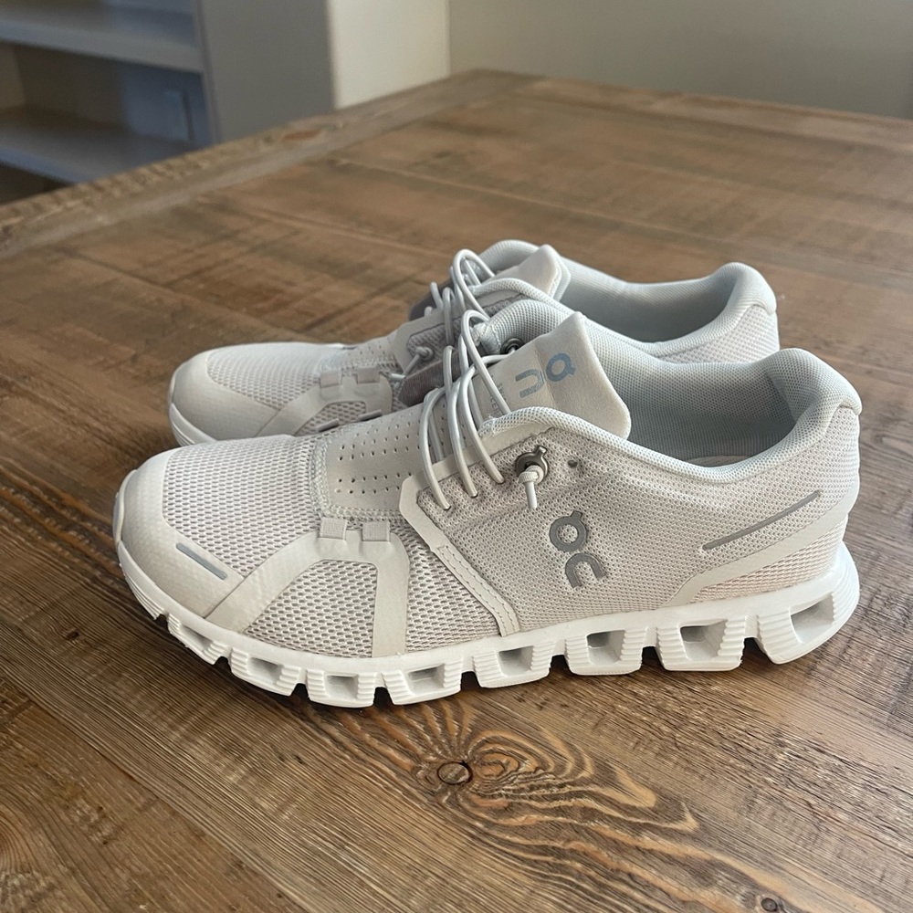 On cloud 5 women's running shoe ivory
